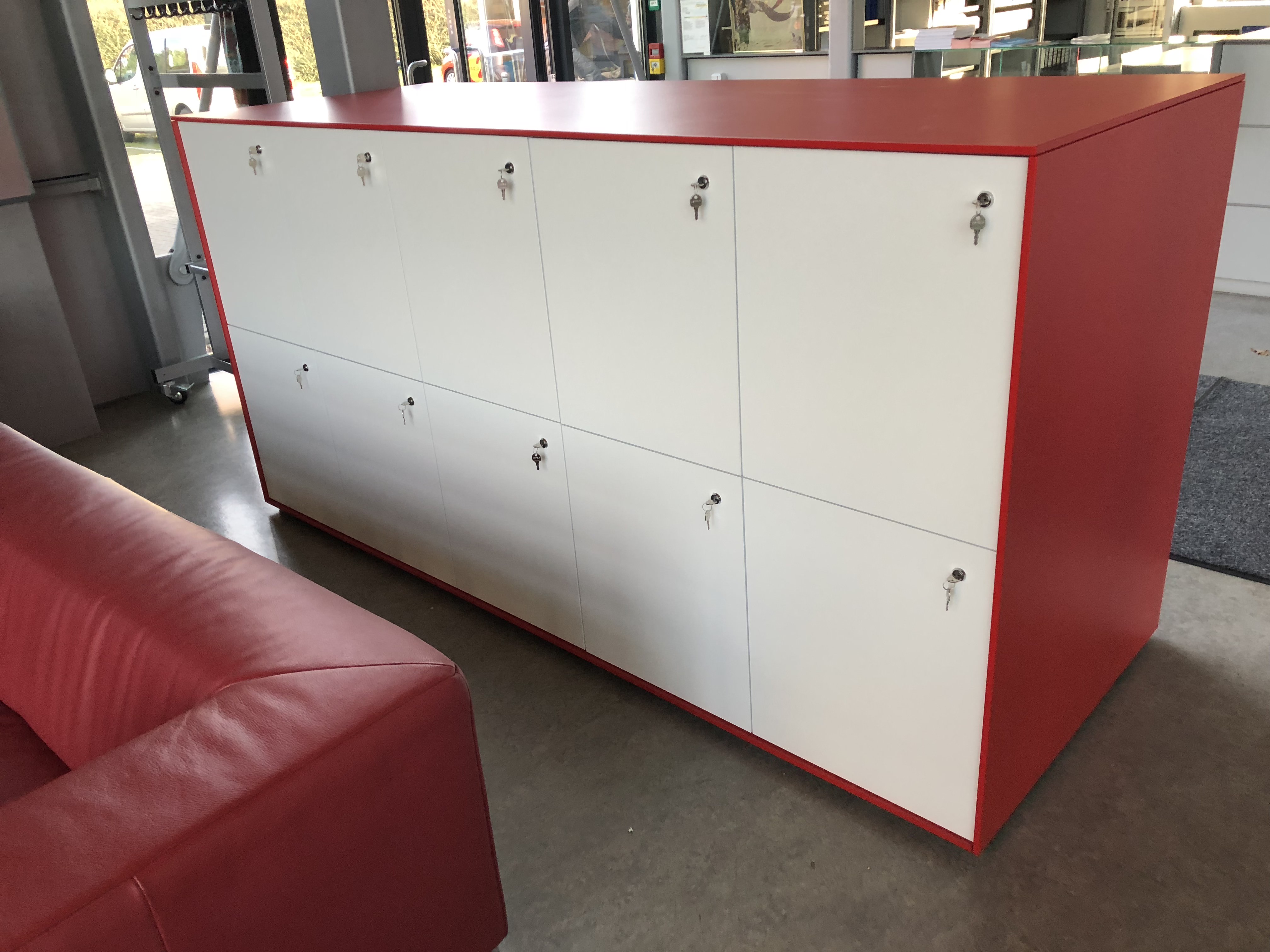 Op maat gemaakte lockers door Woodoffice in opdracht van het Antwerps Havenhuis.